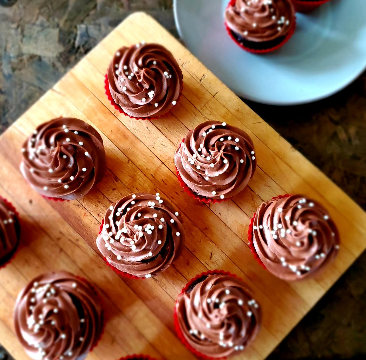 Bear_BNB's tweet image. A few things for cheat day.  Raspberry pastries and Texas Sheet Cake Cupcakes.  Also, I lost almost 6 pounds in 2 weeks.  I've been at this over a year now and still seeing progress. #4hourbody #cheatday #treats #Cupcakes #bearandbadger
