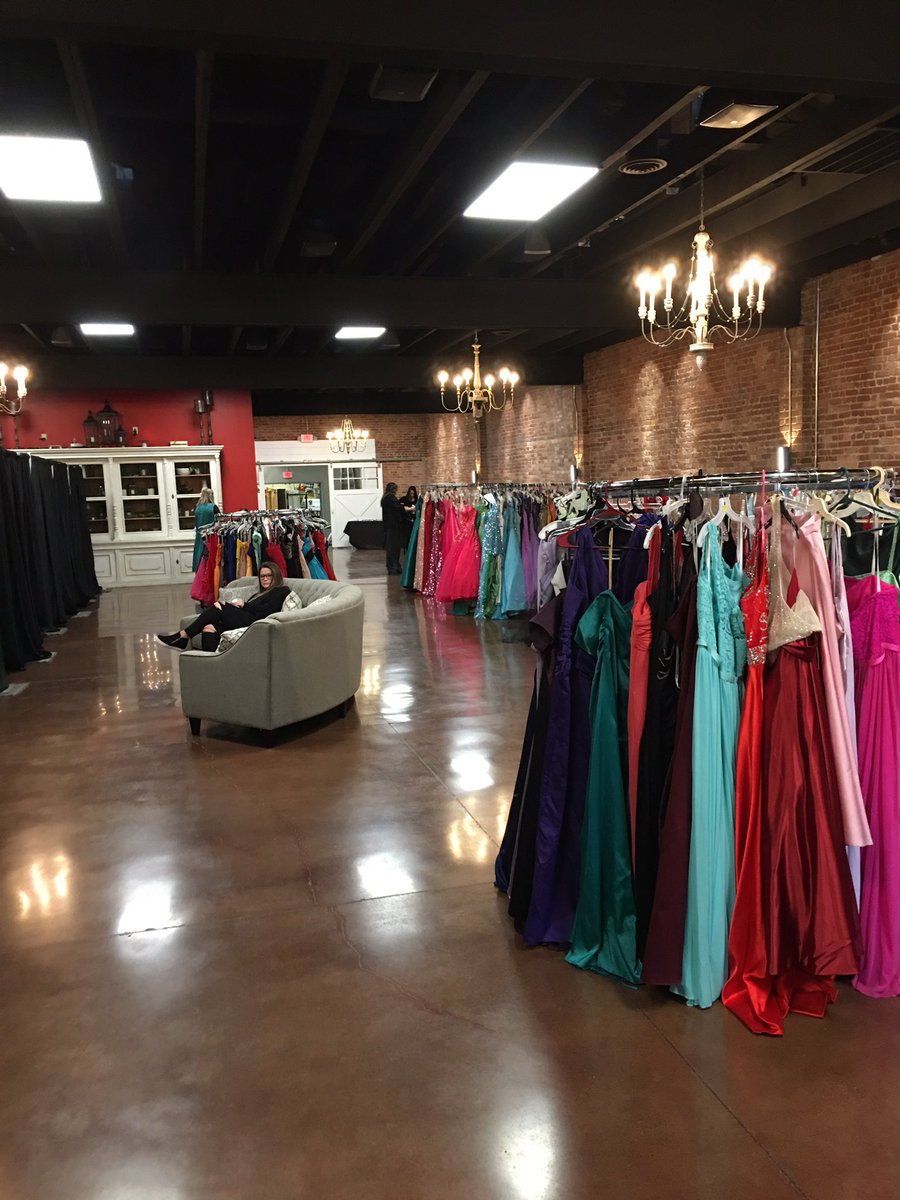 PortlandPay's tweet image. Had an awesome day! Prom Experience 2020! We are a blessed community in Portland. #generationchurch # menswearhouse