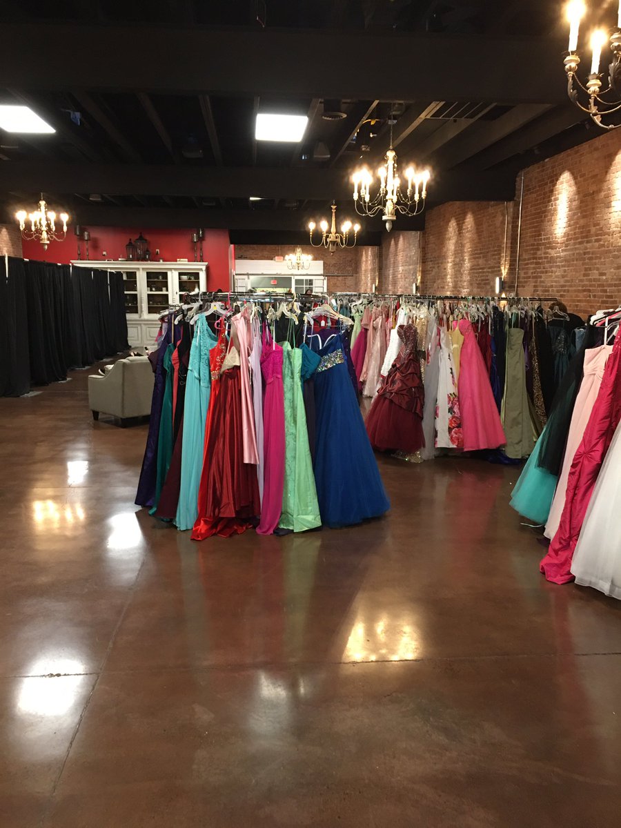 PortlandPay's tweet image. Had an awesome day! Prom Experience 2020! We are a blessed community in Portland. #generationchurch # menswearhouse