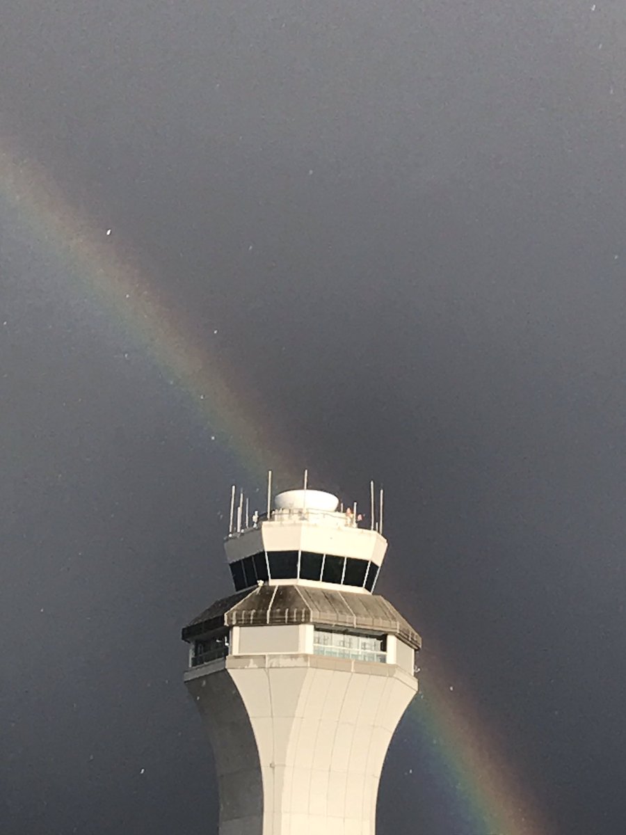 Guardian71Blue's tweet photo. Great rainbows over PDX this afternoon! @flypdx @PortOfPortland https://t.co/ru2YKvIj25