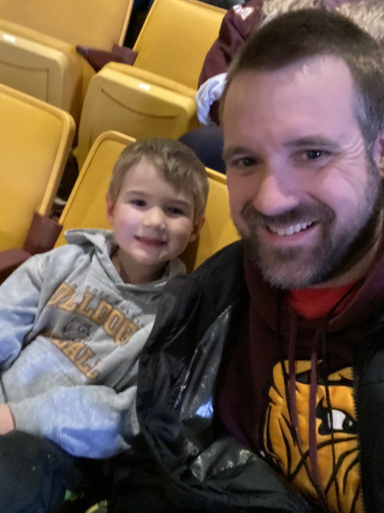 Liam and Dad at a Bulldog game. Go Dogs!!! @DuluthDECC <a href="/UMNDuluth/">UMN Duluth</a> #duluth