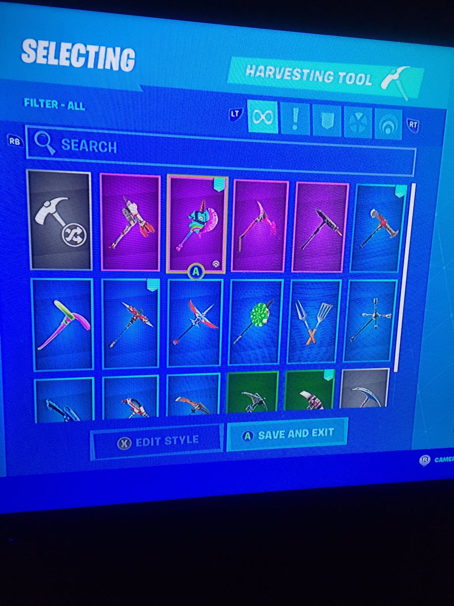 Abdely2k's tweet photo. I have this Xbox fortnite account for sale hmu with offers if you serious about  buying it ! Want it gone asap! #Fortnite #fortniteaccount #xbox #Account https://t.co/t7sCfuv53K