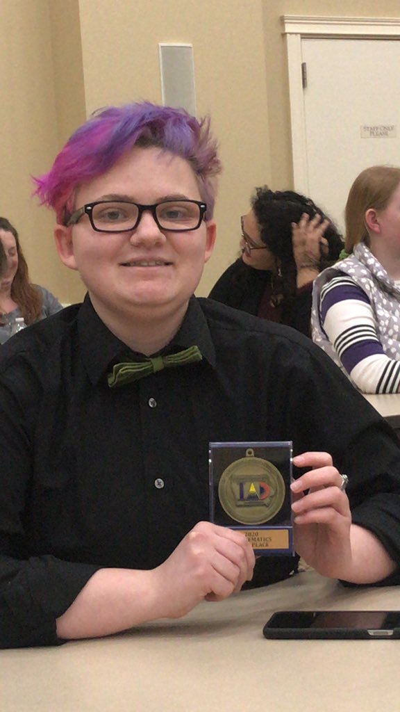 AAcdec tweet picture