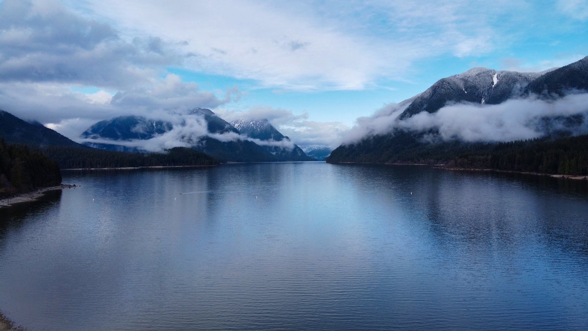 dougee's tweet image. Checking out the Mavic Mini at the lake.