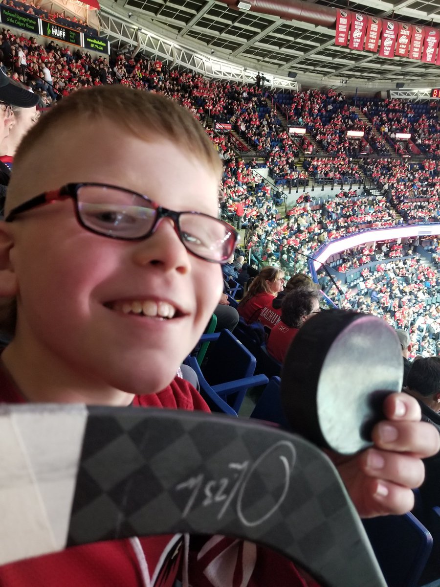DamonYYC's tweet photo. Huge thank you to @OEL23 and @ArizonaCoyotes for giving Nolan memories of a lifetime.  Class acts.  Just unbelievable kindness.  Go Yotes!!!
#arizonacoyotesrule #onehappyyoungfan https://t.co/T8yDbgEniR