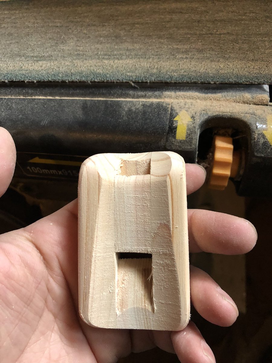 鼻笛職人kinchan 鼻笛の作り方 削り3 使用する道具 卓上ベルトサンダー 角を取る 鼻笛の作り方 笛の作り方 鼻笛 楽器 フルート 笛 木工 ノーズフルート 木製楽器 木工作品 Wood Woodwork Wooden Noseflute Flute Woodart T Co