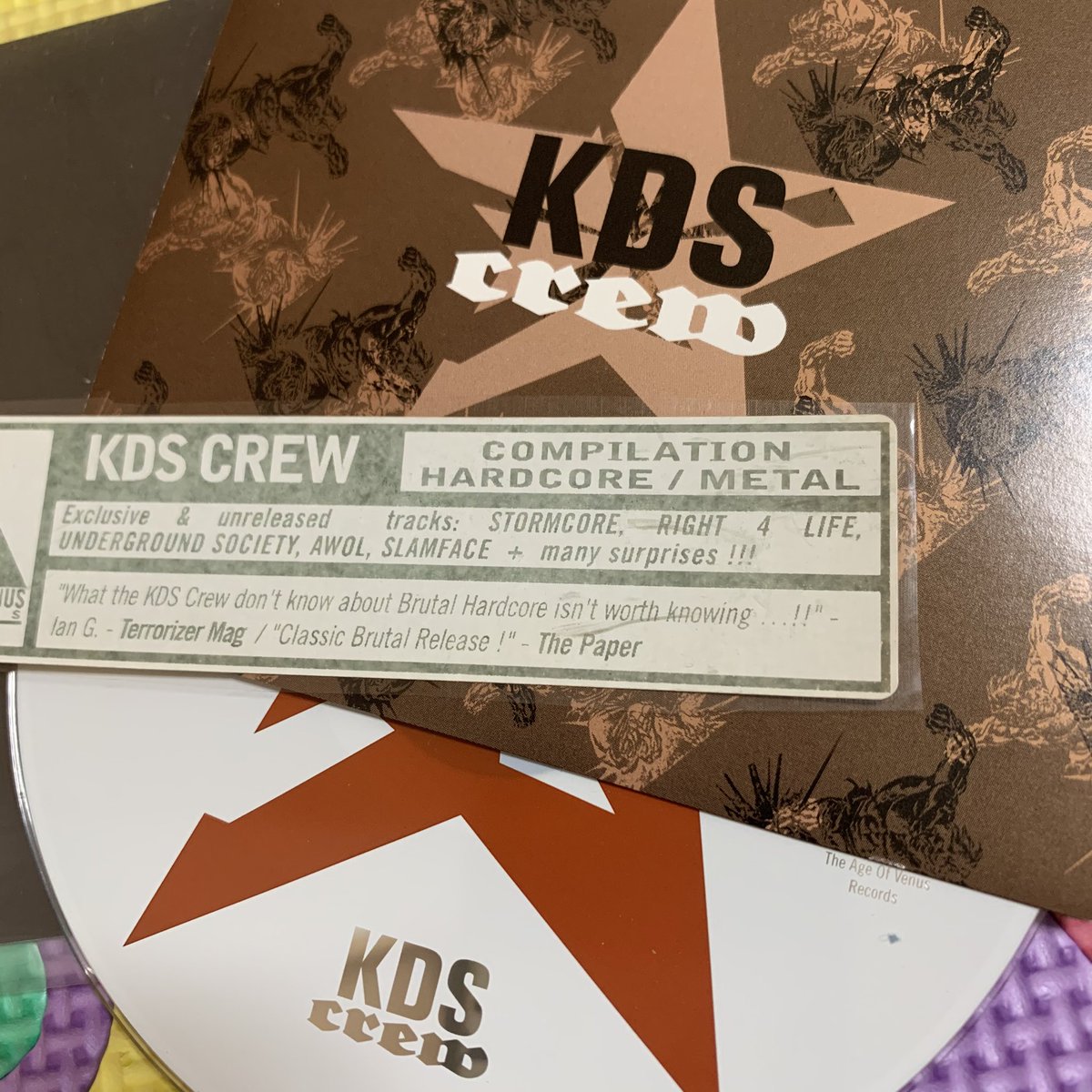 classic brutal release

#kdscrew
#frenchhardcore 

フランスKDS crewコンピ
これも名作💯💯💯💯💯💯💯

こちらは DIGDIGにもデッドストックで在庫あります、
AWOLは最高ですね、ホント。
