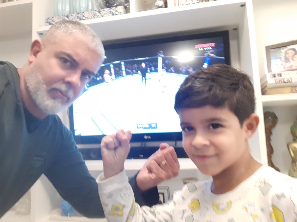 #vcnoufc 
Eduardo e Leonardo.