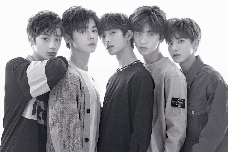 moon_10z's tweet photo. @KUniverse20 💜💜ALL💜💜💜 https://t.co/cOkD8qJDgq