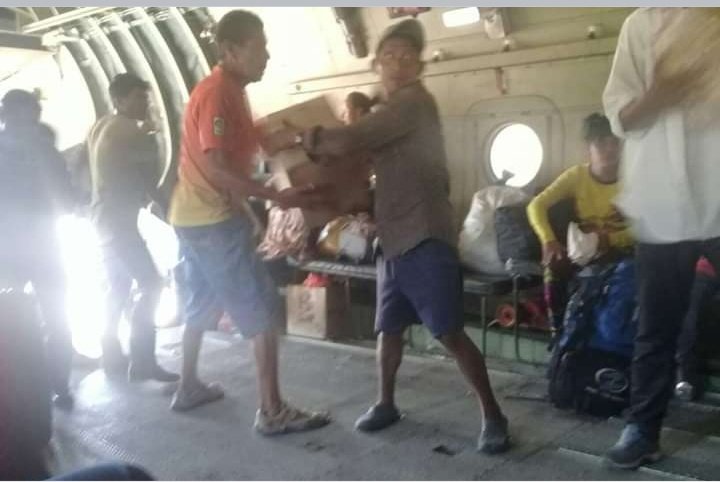 RadarDeAmazonas's tweet photo. Fueron traslados 4800 kilos de comida, para la parroquia Alto Ventuari del municipio #Manapiare en #Amazonas, en trabajo conjunto con @GobAmazonas @AlimentAmazonas, la Fuerza Aérea y la alcaldía de ese municipio
📸 Alcaldía de Manapiare https://t.co/03M1wBjpck