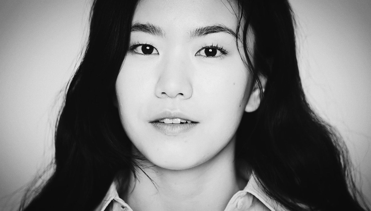 formysweetenemy's tweet photo. 마리끌레르 젠더프리 2020 / 이설

주연 조합에 홀려서 보기 시작한 악마가.... 내가 생각한 느낌이 아니라 하차하려는데 당신이 내 머리채 잡고 끌고 갔어..... 당신 없었으면 난 평생 악마가 결말을 모르고 살았겠지..... 당신 너무 조화로워... 특히 간질간질하면서도 쓸쓸한 목소리.... 날 죽여... https://t.co/pgnDOooGMw
