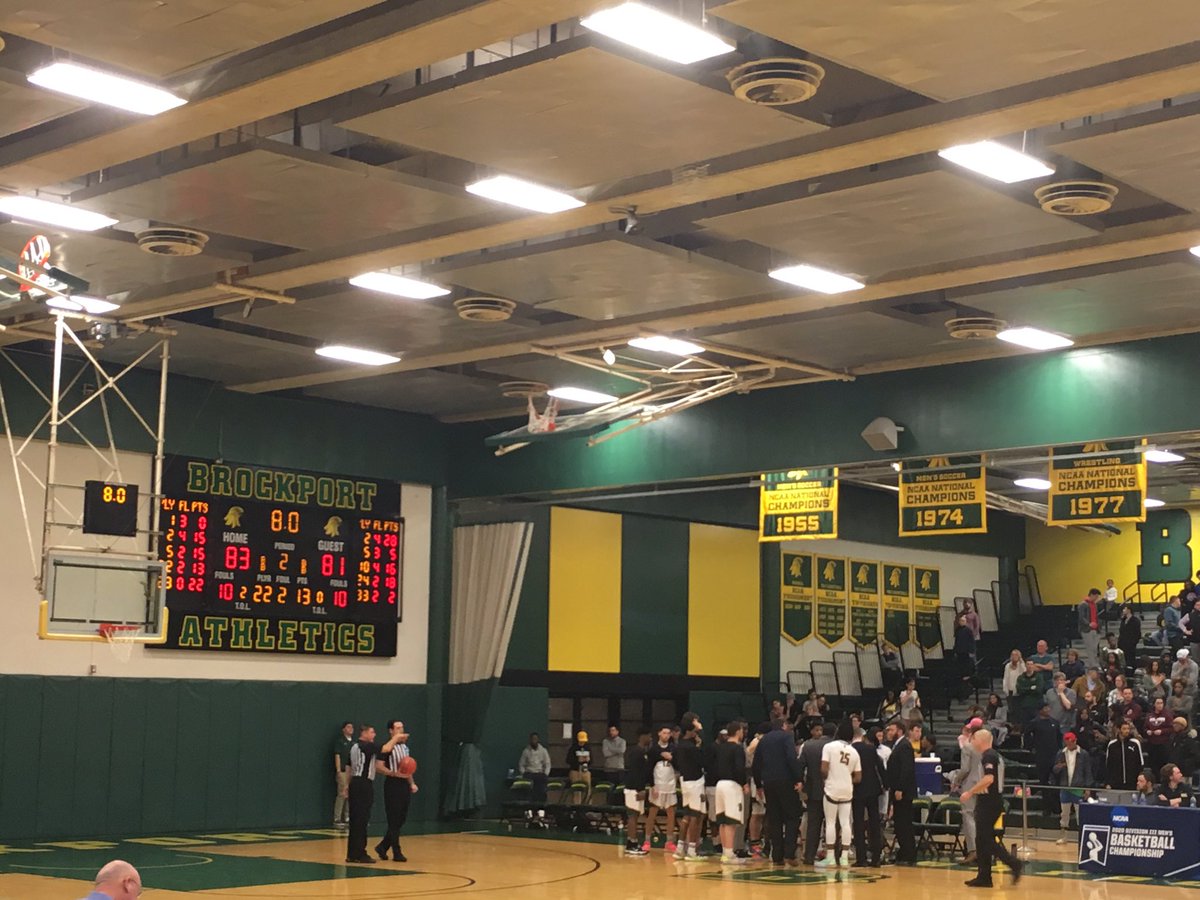 StylusSports's tweet photo. @Brockport_MBB call timeout with 8 seconds to play. Brockport leads @middmbball 83-81. @BportAthletics https://t.co/WPN18Mphli