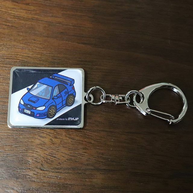 hiro_impreza's tweet photo. ついに届きました❗インプレッサのキーホルダー🎵
乗ってるインプレッサと同じ型式で同じ色。

何に付けようかな。

#インプレッサ #インプレッサwrxsti #impreza #imprezawrxsti #gdb #gdbf #キーホルダー #mkjp https://t.co/QvI18Dhig1 https://t.co/smYDtLRgQ3