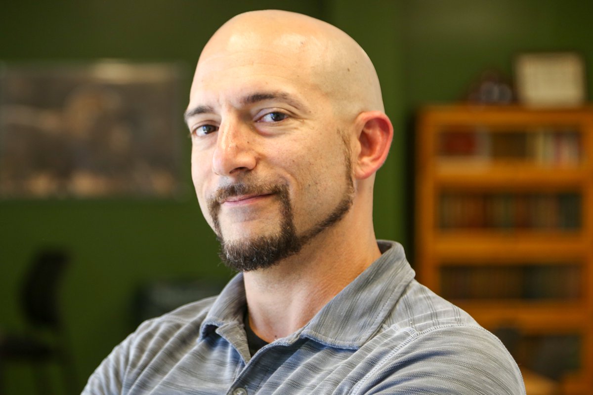 ColoStateRISE's tweet photo. If Dr. Vincent Basile's TED talk resonated with you today, make sure to check out more of his research on decriminalizing boys of color in the classroom.
THREAD BELOW (1/5)
https://t.co/sneOQwYadj #BoysofColor #education https://t.co/95Jj4UaToq