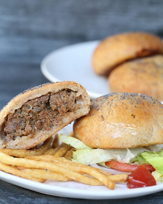**NEW RECIPE**
Get your mouth ready for the best thing to ever hit it. These PALEO LOADED BURGER STUFFED BUNS are beyond anything ever in the history of all. ift.tt/2Iql0wD