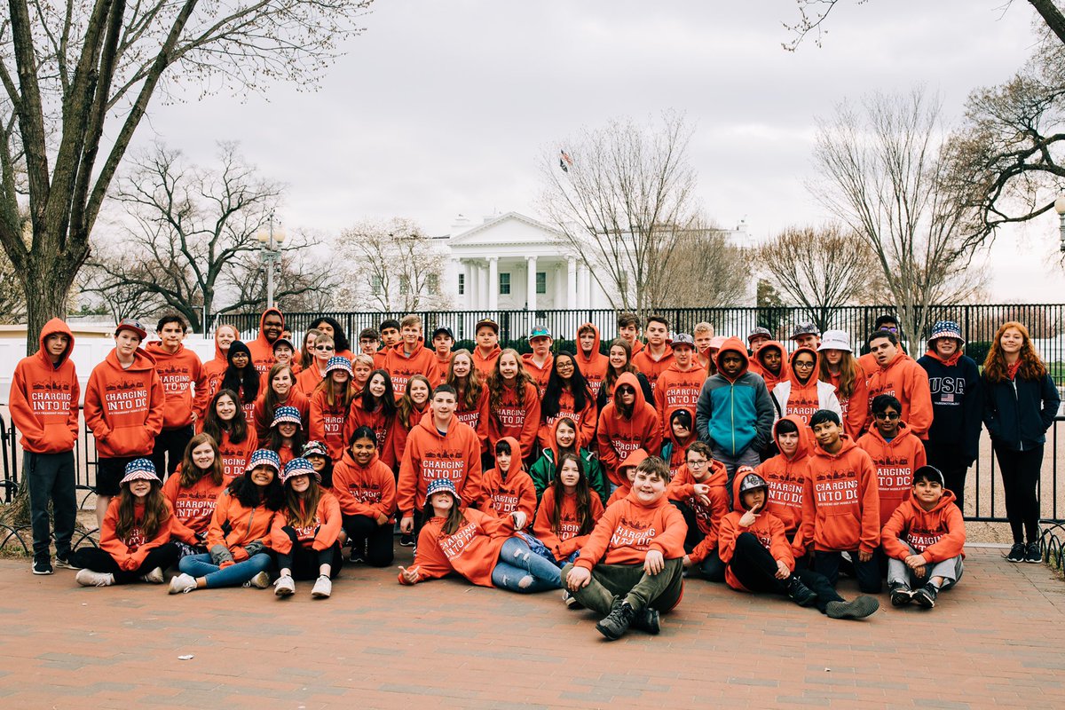 MrEvans_AFMS's tweet photo. What a (photogenic) trip full of energy, inquiry, and fun! Buses 6 and 7 were outstanding and consistently impressed our tour guides and trip directors with their enthusiasm and respectfulness. #ChargingIntoDC https://t.co/BnZYorShJf