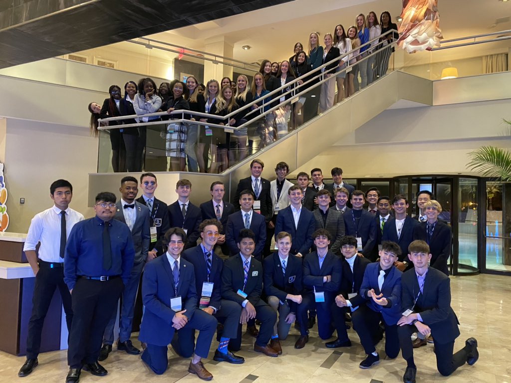 kellywilson4402's tweet photo. So excited 2020 DECA Awards Ceremony is about to begin! GOOD Luck Collier County ♥️ @CCPS_CTE @CCPS_NAF @barrondeca @incubatoredu https://t.co/EHbPGELcr2