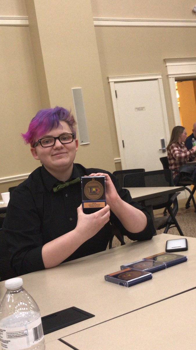 AAcdec tweet picture