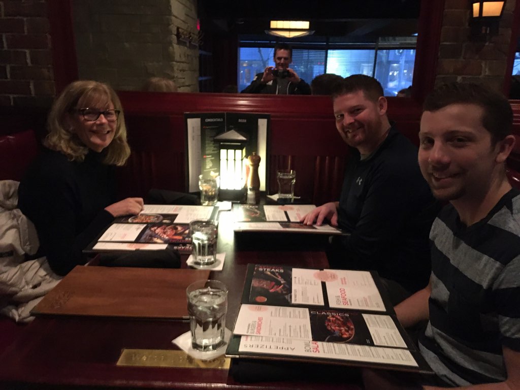 Jackie Podger treating the <a href="/AUS_SUA/">Atlantic University Sport</a> champs to a nice meal at Bâton Rouge before a BIG game tomorrow.🥉

Thank you kindly, Ms. Podger!

#GoPanthersGo | #Basketball | #Nationals