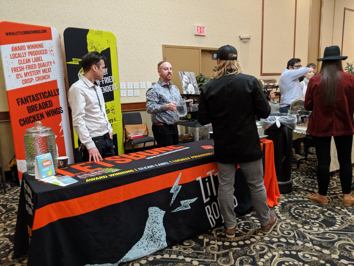 LittleBonesWing's tweet photo. Having a blast at the big love local  with all our local friends! 2020 is going to be the best year yet team! ❤️🥳 #Lovelocal @lovelocalmb  #LetsBone #MB https://t.co/iZPaihkUmc