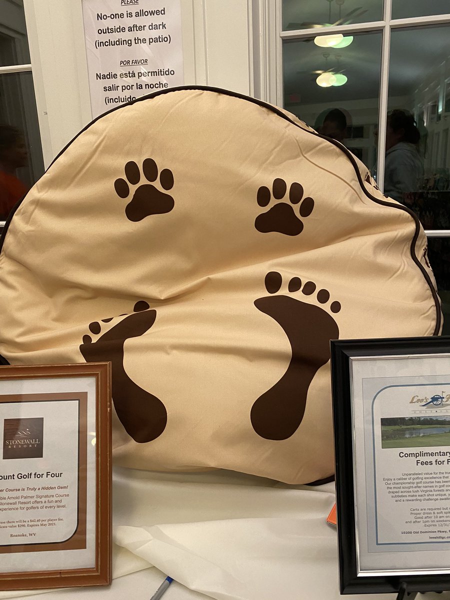 HomewardTrails's tweet photo. Spaghetti Bingo is happening now! Thank you to everyone who donated a silent auction item, bought a ticket, sponsored the event or simply shared! #lavish #petlifestyleandyou #furgetmenot #muddymutt #clarendonanimalcare #northsidevet #donnahamaker https://t.co/FJSfldd70O