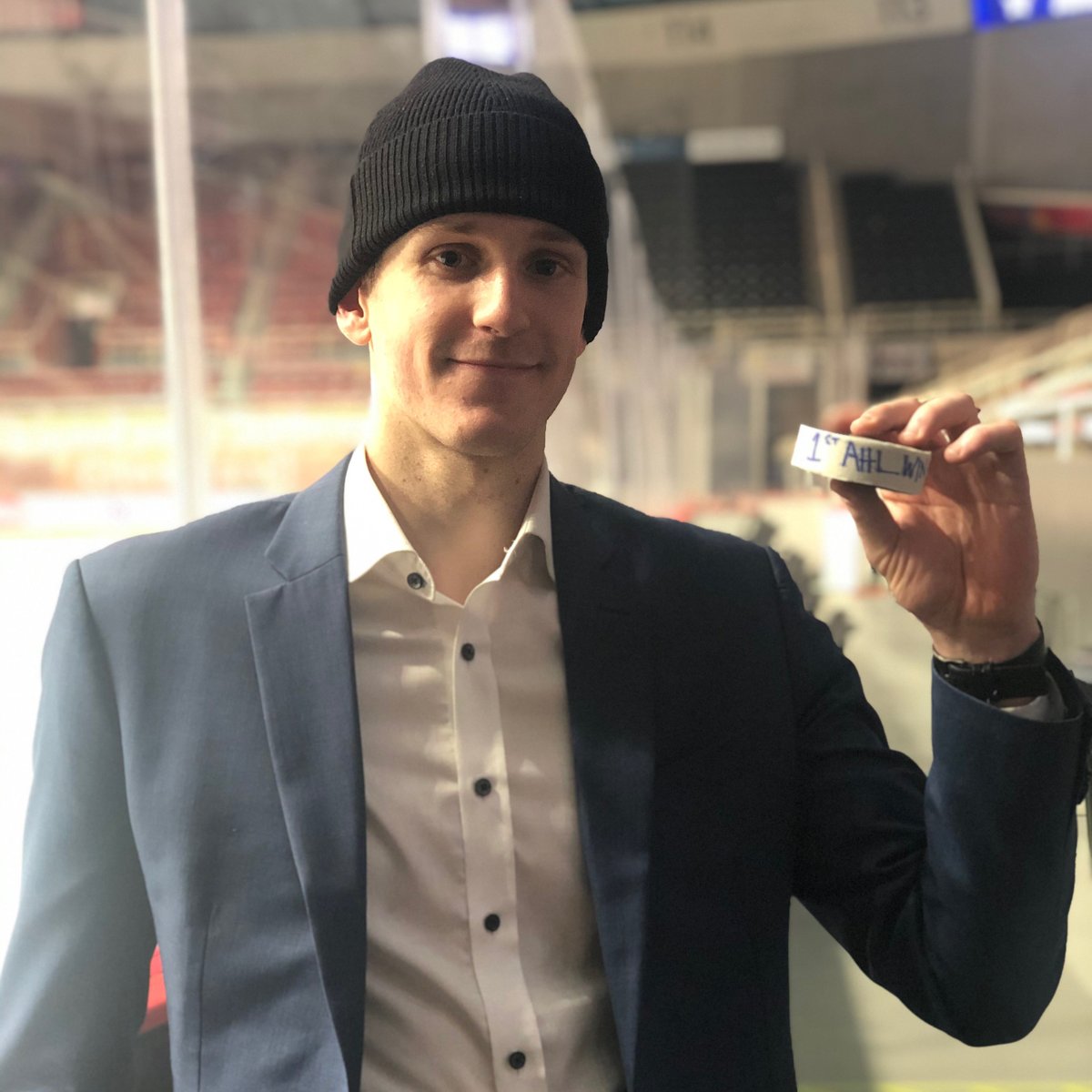 UticaComets's tweet image. First AHL start, first AHL win. Congrats, @J_Kielly1!