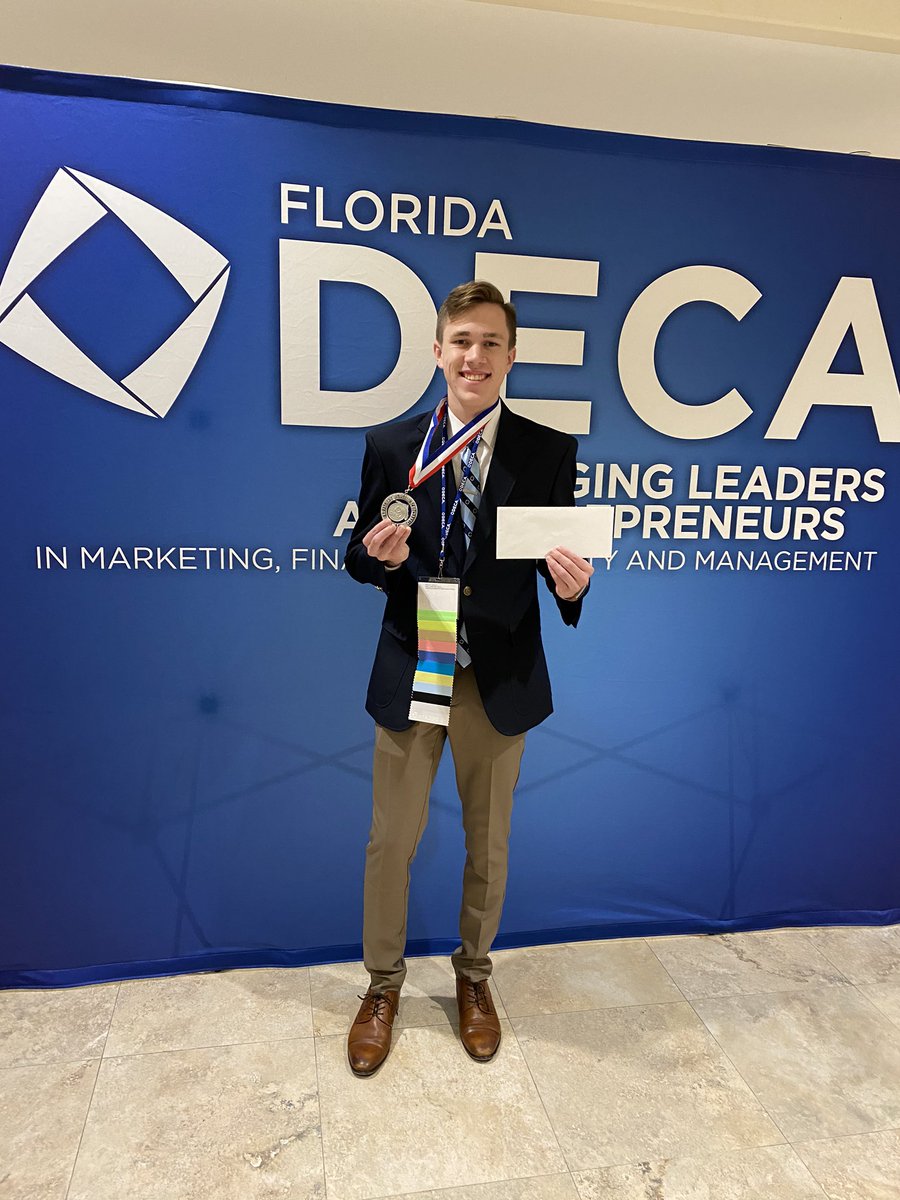 kellywilson4402's tweet photo. Amazing Barron Collier DECA President! Well deserving of this scholarship. Looking forward to following your bright future. @BarronCollier @barrondeca @CCPS_CTE #HereWeGo #internationalcompetition #Nashville2020 https://t.co/hiMfQlTKvA