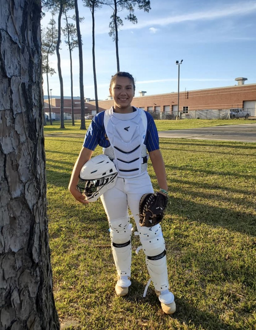 CVHSoftball's tweet photo. ❤️ We love our catcher ❤️  @falconsofchs  #homerun #HR  #highschoolsoftball https://t.co/xLnZBgLqc2