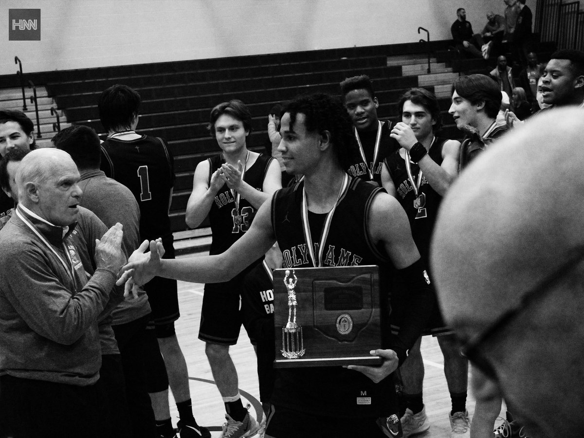 HNNSports's tweet photo. 2020 Division II North Ridgeville District Champions:
@HolyNameHoops #HNNSports https://t.co/FKViBCGDap
