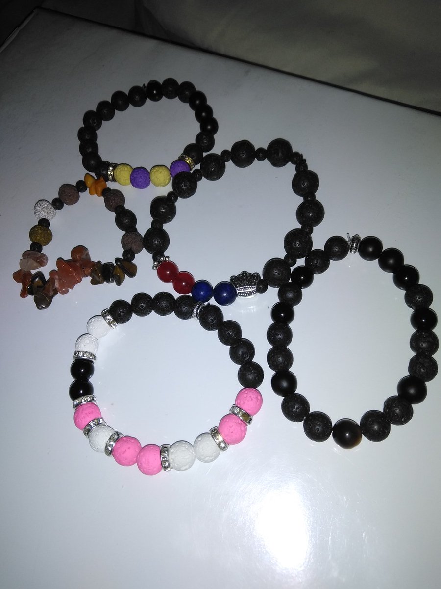 nikki_judice's tweet photo. Please retweet, I do offer free shipping!
$5 special
#yallbuyone
#handmade
#custom
#healing
#mentalhealth
#supportsmallbusiness
#supportdreams
#girlboss
#lavabead
#chakra https://t.co/NnJNjfxuQf