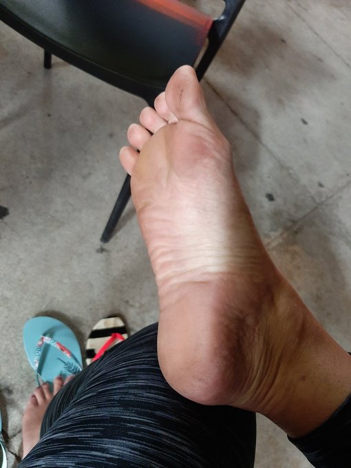 But better now thanks to a good subbie👍 https://t.co/QTWelOPL4O<a href="/tag/momcomesfirst"class="tags"><span>#momcomesfirst</span></a>