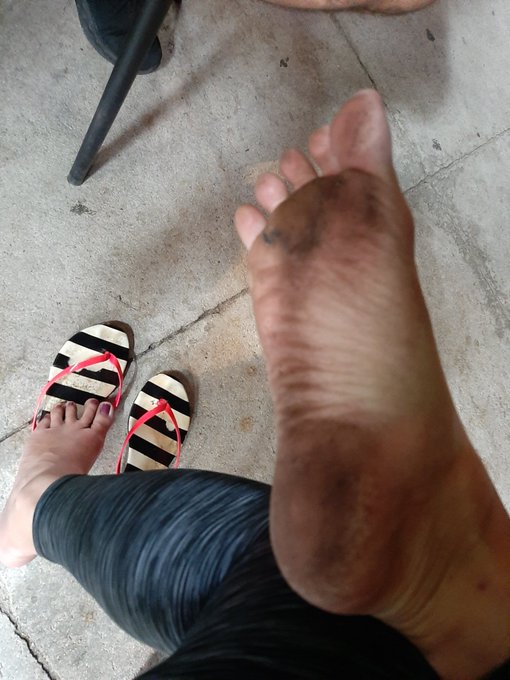 Had a flipflop blow out😫 https://t.co/DaWzwXHrCi<a href="/tag/softsoles"class="tags"><span>#softsoles</span></a><a href="/tag/harrybush"class="tags"><span>#harrybush</span></a>