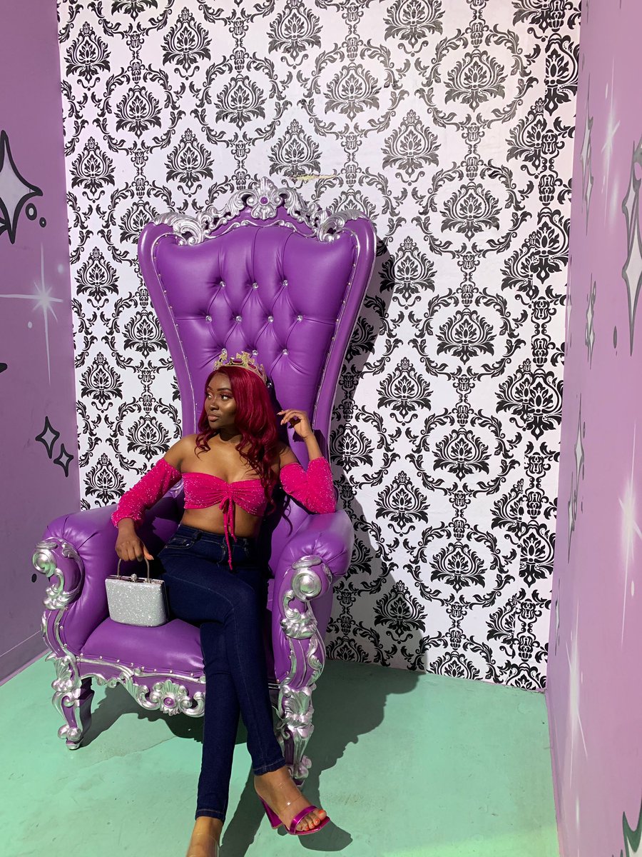 mocha_unicorn1's tweet image. Be a Unicorn 🦄 in a field full of horses 🐴 #UnicornFactory #UnicornFactoryMIA .... P.S my mother took these 🥰