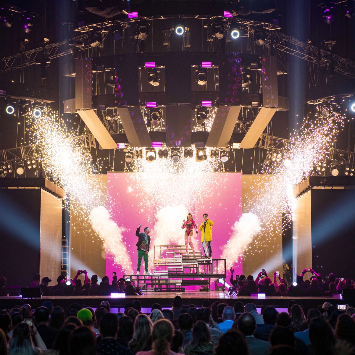 alleffectspr's tweet image. Pyro never looked so good on stage! #AllEffectsPR