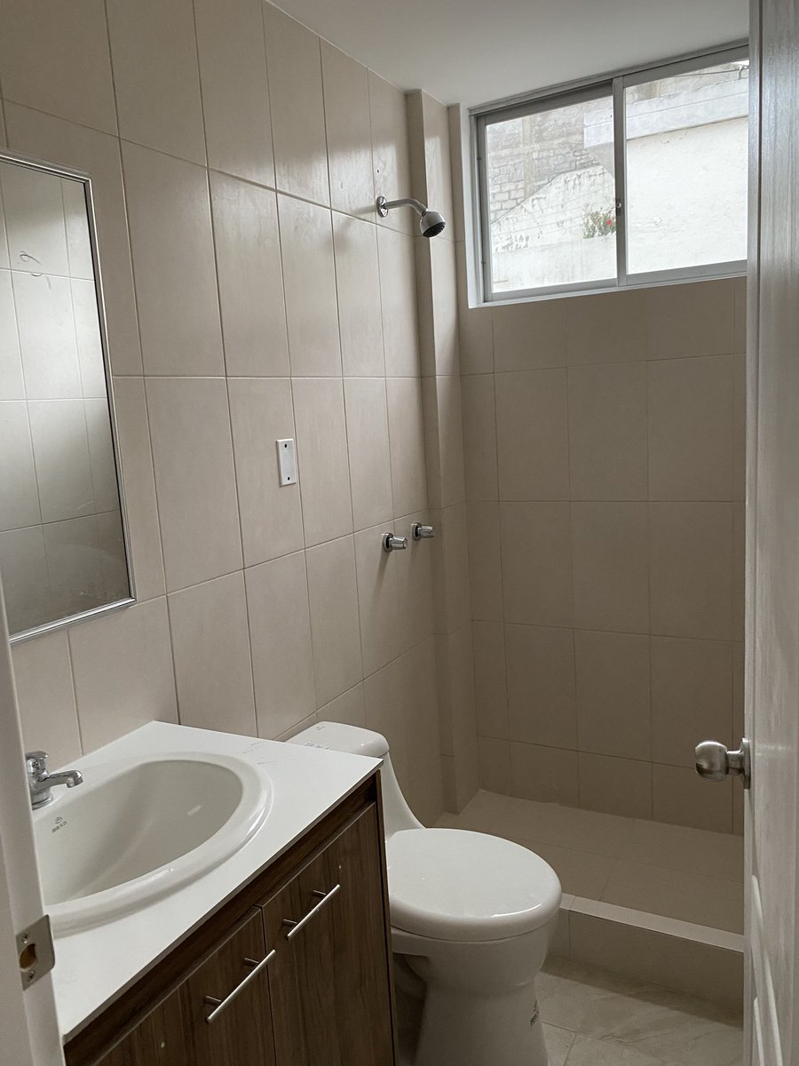 InmoPremium's tweet image. EDIFICIO FABIANA 70m2
VENDE DEPARTAMENTO POR ESTRENAR DE 70m2 DE 3 DORMITORIOS  UN SECADERO DE ROPA EN LA TERRAZA CON PARQUEADERO PRECIO 56.500,00 ENTIDAD FINANCIERA ENTREGA INMEDIATA
EN EDIFICIO FABIANA
SECTOR EL TRÁNSITO DE CHILLOGALLO 
PATRÍCIA PROAÑO SEGOVIA
0999830580