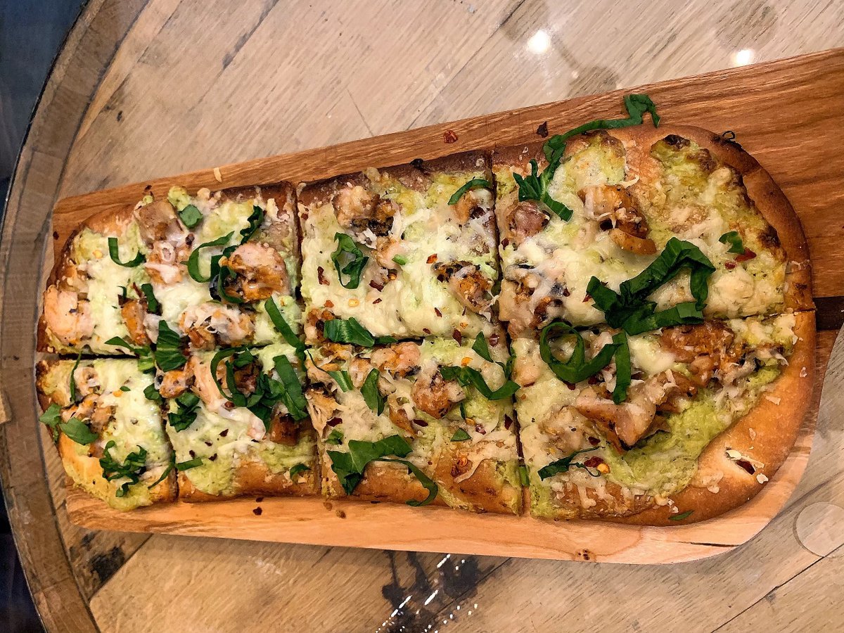 Wine_CheeseCo's tweet photo. March's Flatbread Special is waiting for you at Wine &amp; Cheese!
Chicken, spinach, &amp; artichoke
#plainfieldillinois #wineandcheeseco #flatbread #winebar https://t.co/3Vk4pNBYjq