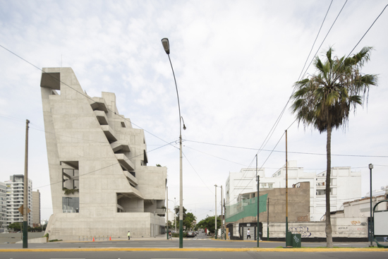 PodioMX's tweet photo. #LaVisualDe: Premio Pritzker 2020: nuevas geografías
@MBetanzos
https://t.co/lhC0SOqYRD
#Arquitectura #Premio #Pritzker2020 #PritzkerPrize #YvonneFarrell #ShelleyMcNamara https://t.co/ftqzrYGqar