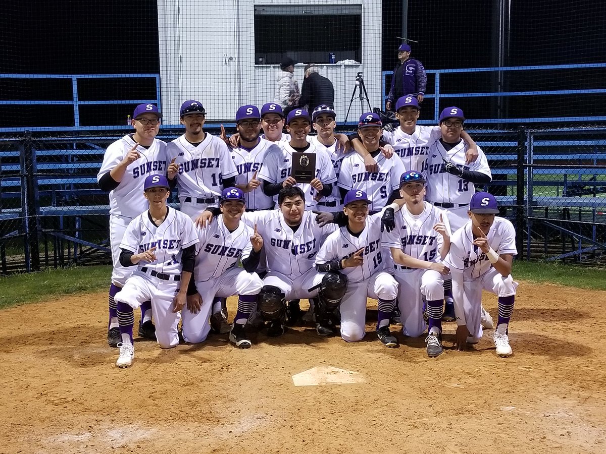 Bison_Bseball's tweet photo. Baseball is fun!
Tournament Champs, Sunset High School Bison!
#oakcliff #sunsetbaseball @Sunset_Bison @dallasathletics @SunsetAthletics https://t.co/pKwY70vszn