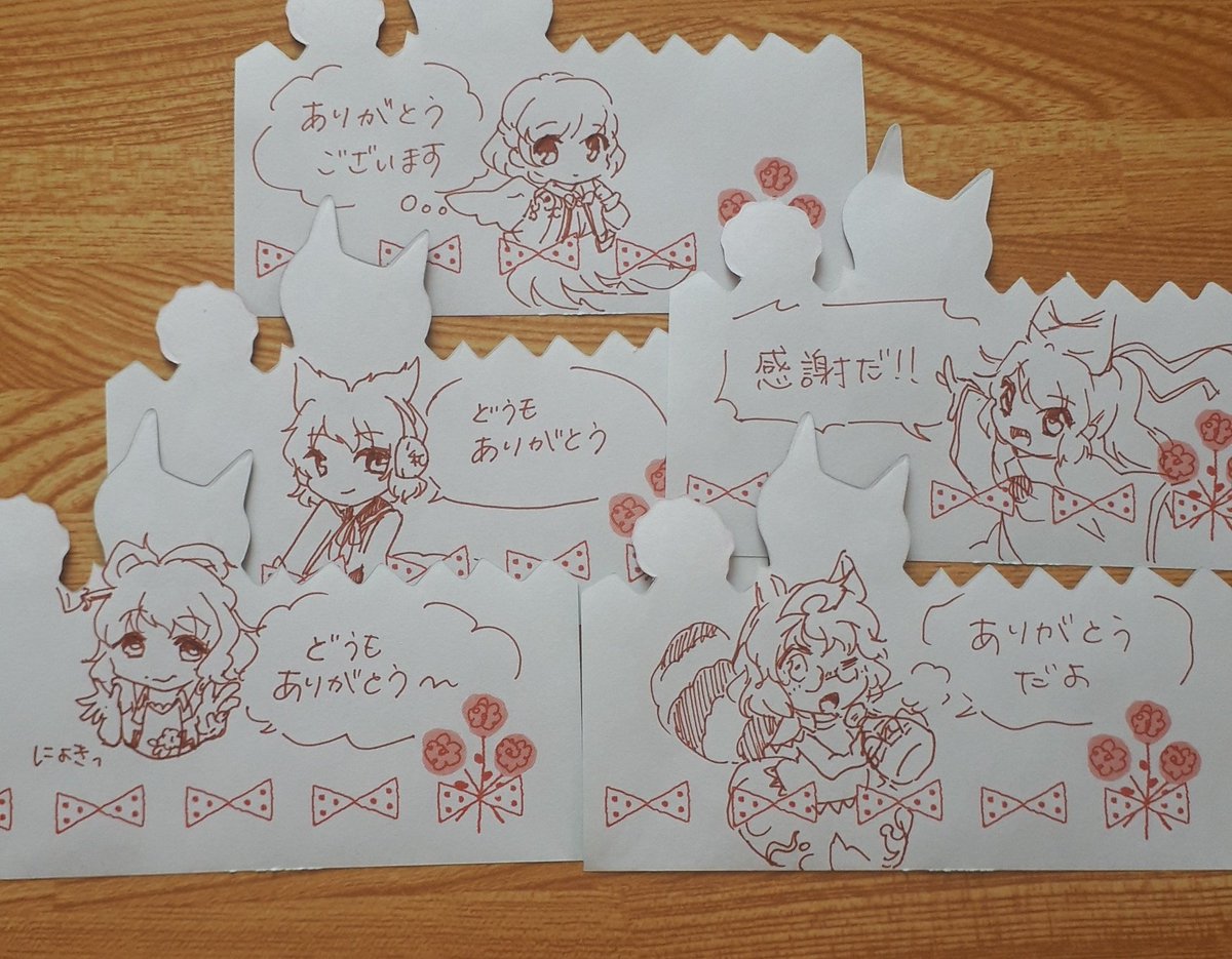 スティックポスター包む紙にミニキャラらくがきしてる( ˇωˇ )描いたことない娘たちをチョイス～～～ポスター150円に値下げしたよ 