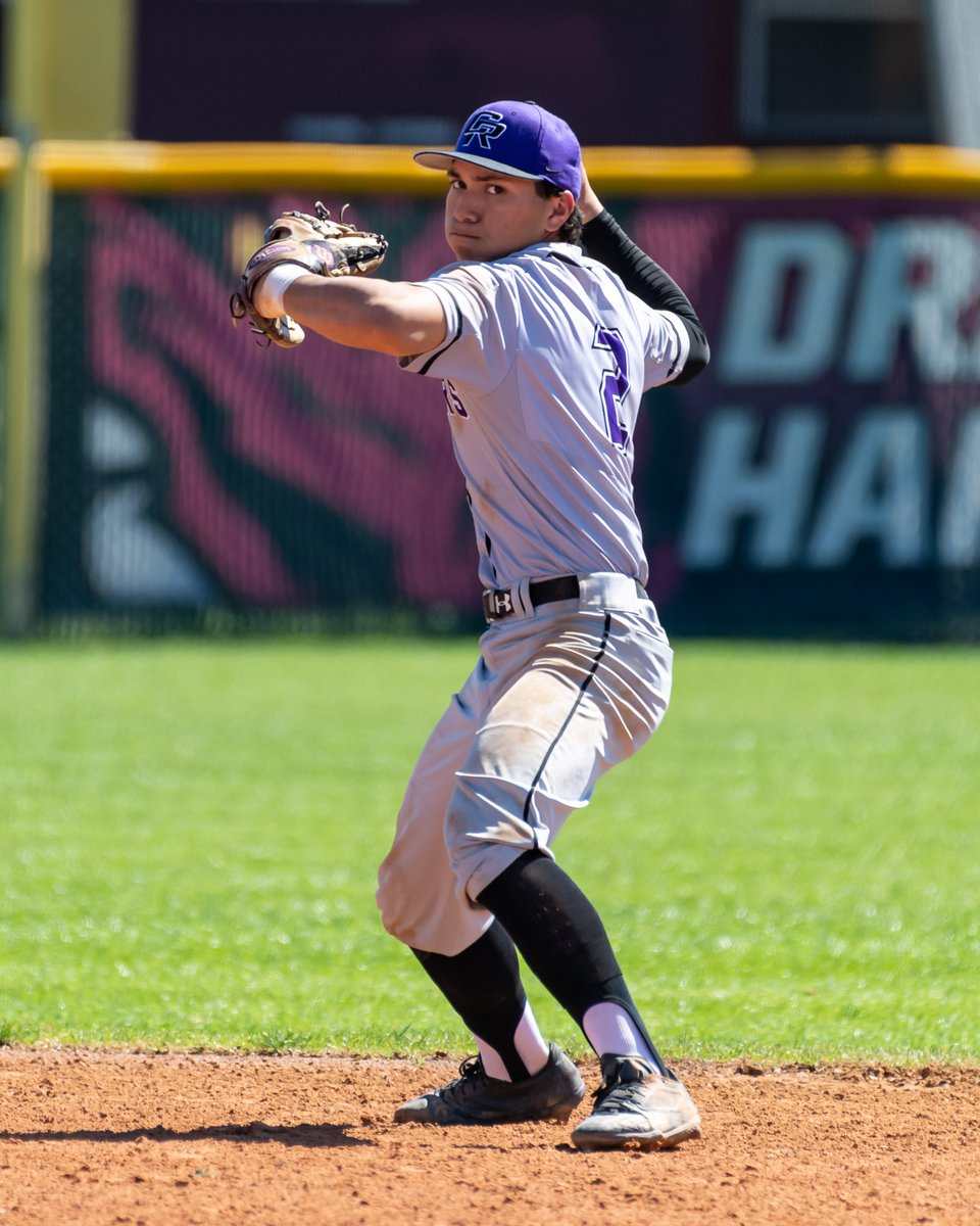 HenryHueyPhoto's tweet photo. Cedar Ridge vs. Lake Travis at the Round Rock Legends tournament, 3/5/2020. @CRidgeBaseball @varsity_news @FanstandATX @VypeATX @RRLeaderSports https://t.co/V0VPyK1HC7