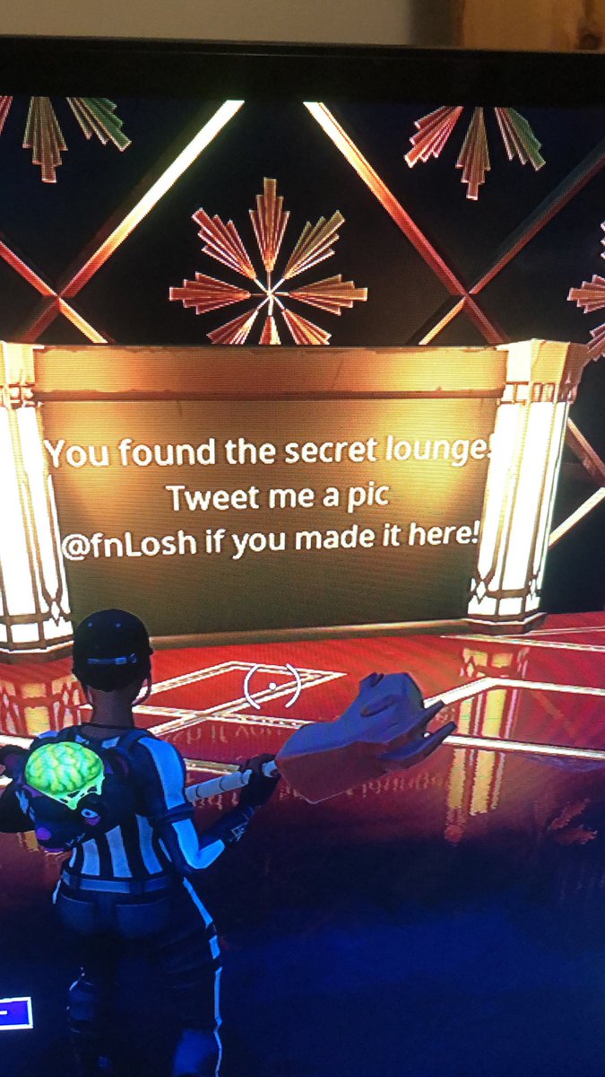 PexWexbxm's tweet photo. @fnLosh I found the secret lounge https://t.co/amAJjuyZjH