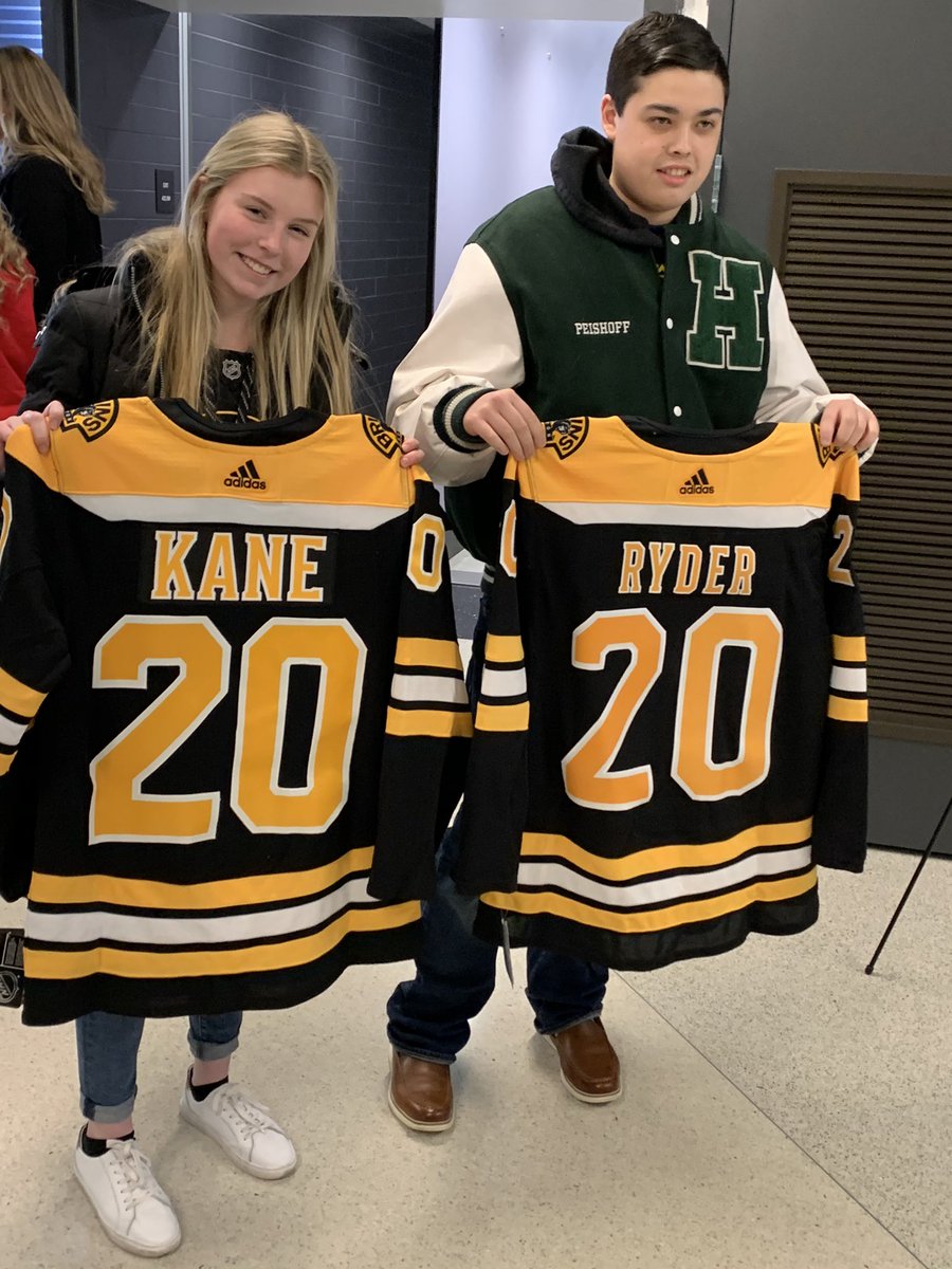 kane_ted's tweet photo. Thank you @NHLBruins for celebrating inclusive athletics! @SpOlympicsMA | @massLETR @HillerAthletics https://t.co/5f2JeClxpS