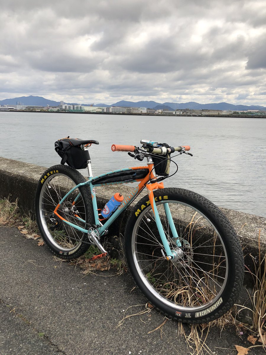 pika_hiroshima's tweet photo. コーディネートばっちり👌
またカッコ良くなってしまった✌️

#loupeacedesign 
#porcelainrocket 
#retrotecbikes 

@Retrotec_Inglis https://t.co/fKTcjODXHF