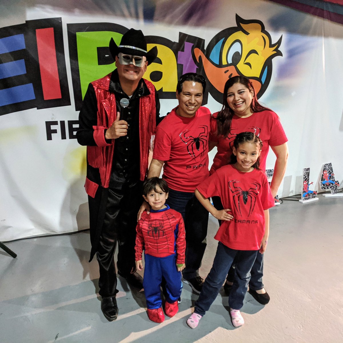 Nos la pasamos muy bien en la Fiesta de Angel 😁 El Original Show de El Manito de la Tele y Maskarin 😄 Informes y Contrataciones TEL ☎️ 81 14040247 y 81 18061874 ☎️ Suscríbete a nuestro Canal Oficial de Youtube ➡️ youtu.be/2I1CLKDeBvE ⬅️