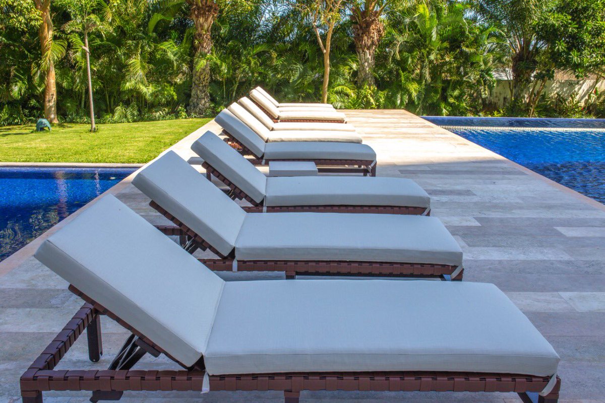 ramsolmuebles's tweet photo. Tumbonas Finlandia Polo.
Mérida, Yucatán.
Bienvenido al Mundo RAMSOL, abre la puerta al exterior. https://t.co/k040NYSJdG

Pérgola + Muebles + Celosía + Deck = Terraza Loft RAMSOL ZeroMadera Waterproof.

Instalación Simple Smart.
ZeroPreocupaciones.

#pérgola #terraza #patio https://t.co/DknhyyMZqU