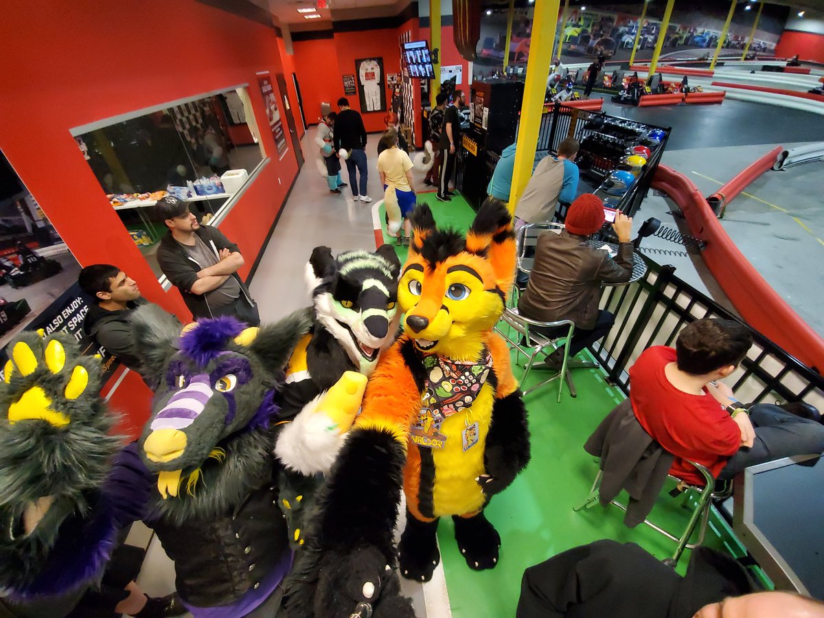 ValdorFox's tweet photo. Another amazing fun time at the @HadleyGKmeet! https://t.co/7pxjbRKiBz