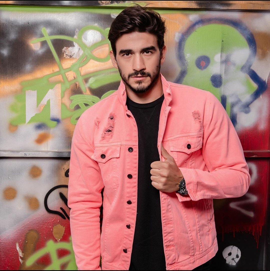 <a href="/guinapolitano/">Gui Napolitano 🍨</a> Parabéns  , Gui ! Muitas felicidades  ! Feliz aniversário  ! 🎈🎁🍰