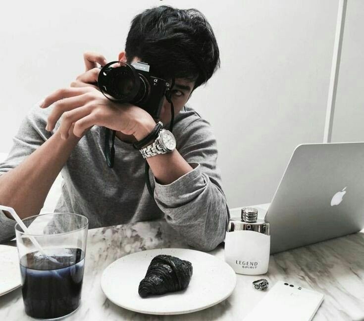sharyapple's tweet photo. Berawal dari saling memberikan komentar atas hobi yang serupa, berlanjut pada percakapan pribadi tentang apa yang mereka minati, hingga pertemuan yang semakin mendekatkan Bright Vachirawit dan Tay Tawan. #brightay #taybright https://t.co/6VcKXDukg9