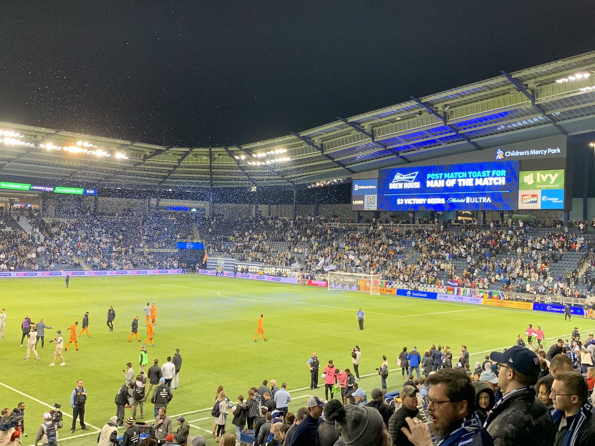 PKING1969's tweet photo. @SportingKC win #2! https://t.co/O7xGFQwzzQ