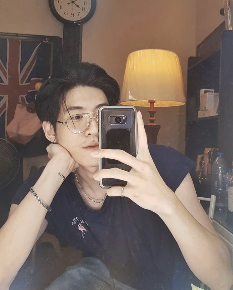 [GUN]Gun Atthaphan (theory pf love) -  @AtthaphanP Gun Napat (love by chance) -  @gunnapatn Gun Chanagun (he is coming to me)  @Gunnzsmile Gun Korawit (2gether) -  @Gus_banana